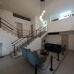 Colombia Avenida 3* Medellín